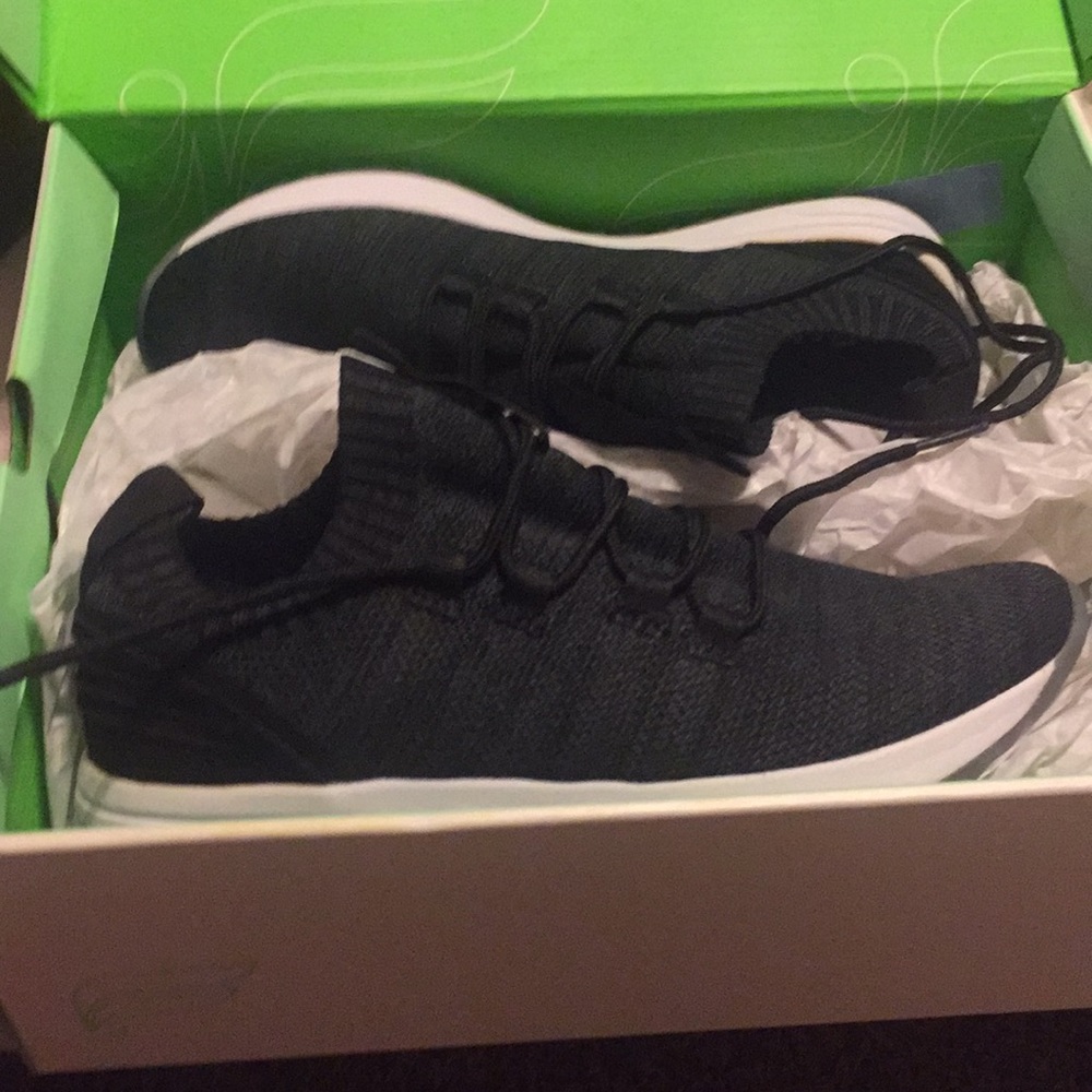 Fabletics  black knit sneakers